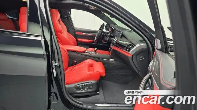 BMW X6M 2019 — Photo 8/20