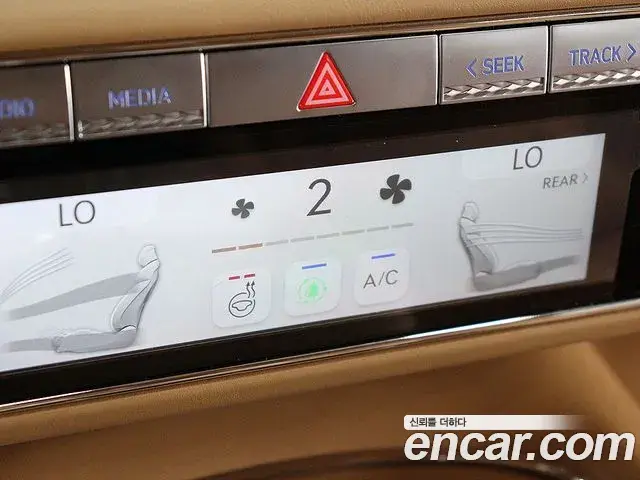 Genesis G90 2022 — ფოტო 19/20