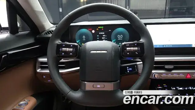 Hyundai Grandeur Hybrid 2023 — ფოტო 18/32