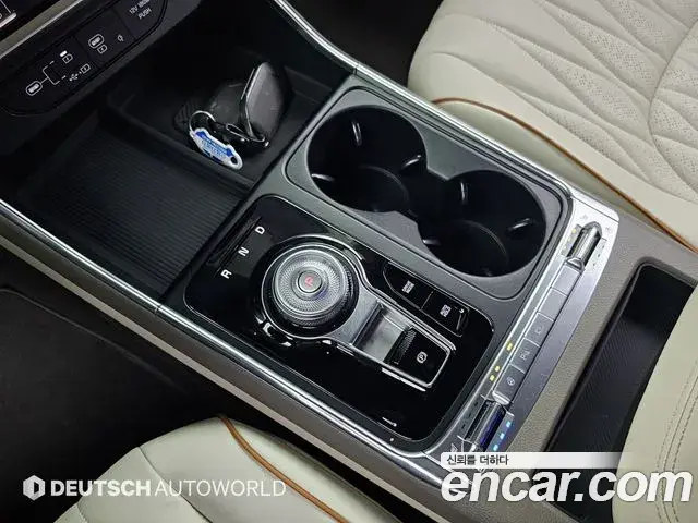 Kia Carnival 2024 — Photo 8/20