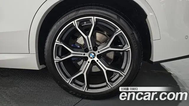 BMW X5 2025 — ფოტო 33/35