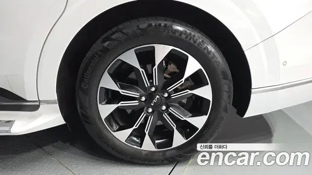 Kia Carnival 2022 — Photo 11/35