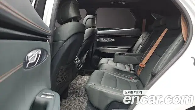 Genesis GV70 2021 — Şəkil 28/31