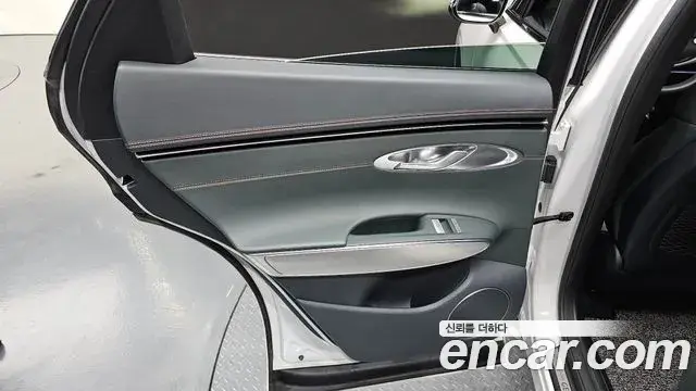 Genesis GV70 2021 — Şəkil 31/31