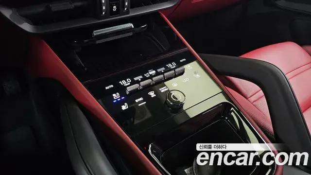 Porsche Cayenne 2025 — Şəkil 29/32