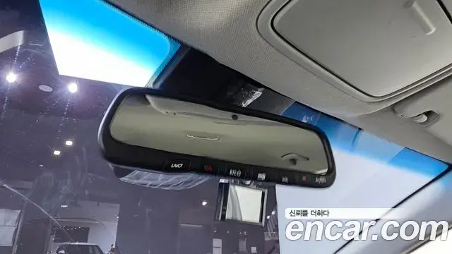 Kia Niro 2019 — Şəkil 18/20