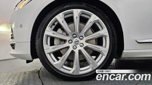 Volvo S90 2020 — Photo 14/20