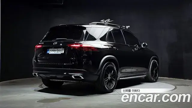 Mercedes-Benz GLE-Class 2025 — Photo 16/32