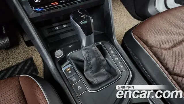 Volkswagen Tiguan Allspace 2022 — ფოტო 22/35