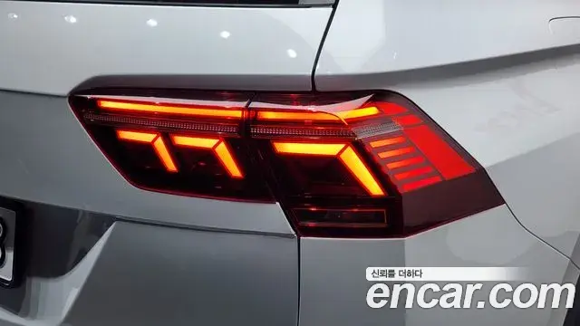 Volkswagen Tiguan Allspace 2022 — ფოტო 10/35