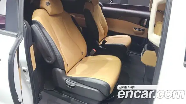 Kia Carnival 2020 — Фото 11/20