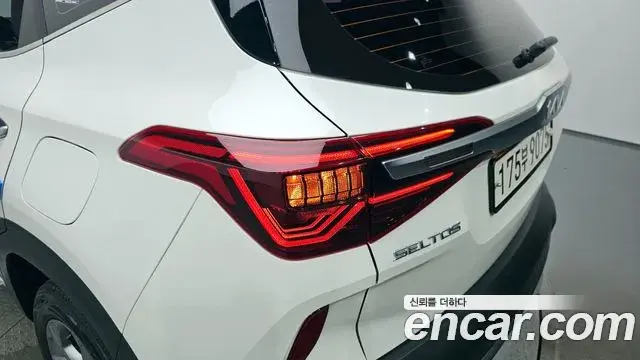 Kia Seltos 2021 — Şəkil 23/31