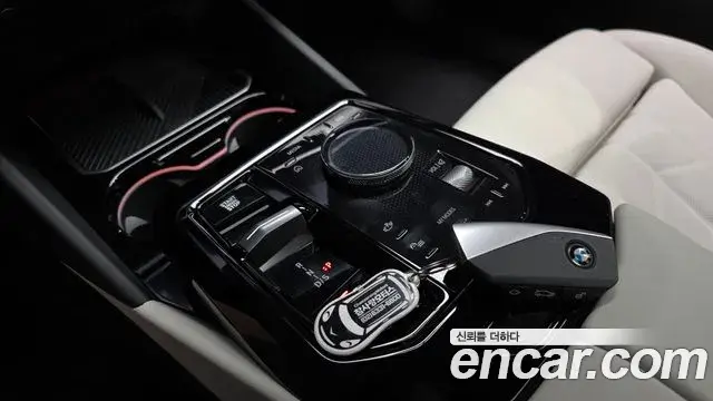 BMW 5 Series 2025 — Photo 2/20