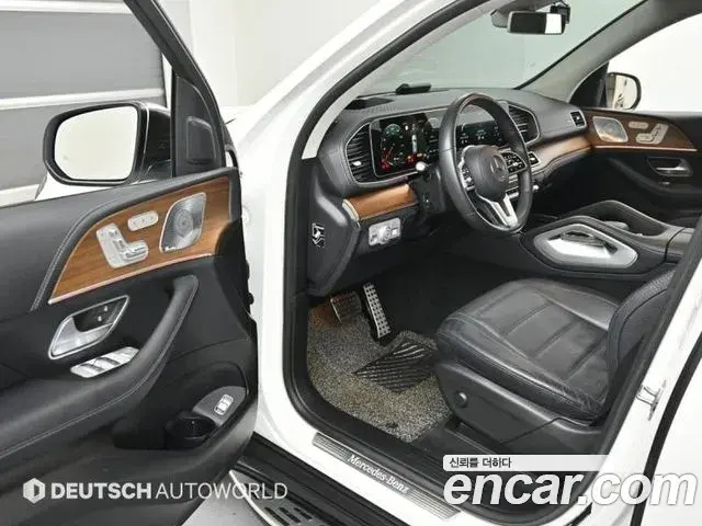 Mercedes-Benz GLE-Class 2020 — Photo 20/20