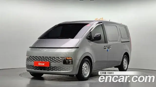 Hyundai Staria 2024 — Фото 1/20