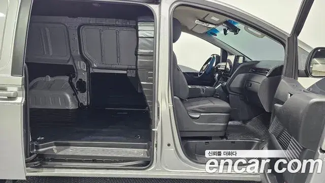 Hyundai Staria 2024 — Photo 4/30