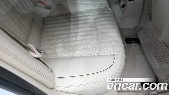 Genesis G70 2022 — Photo 12/35