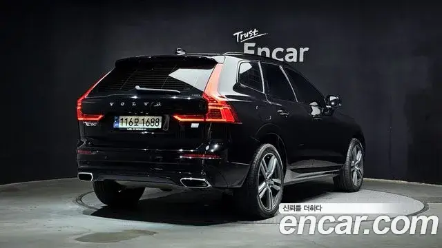 Volvo XC60 2021 — Фото 2/20