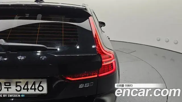 Volvo V60 Cross Country 2021 — Photo 11/34