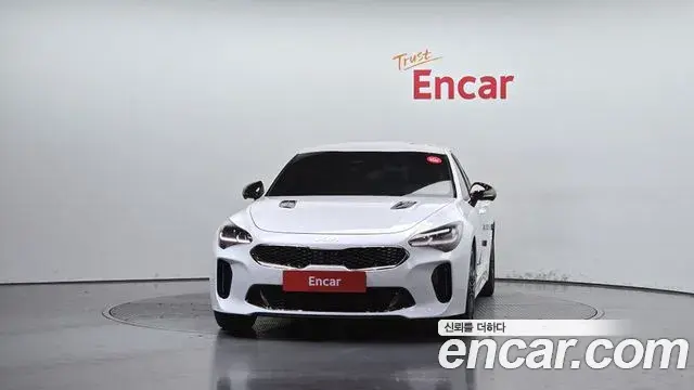 Kia Stinger 2022 — Фото 3/20