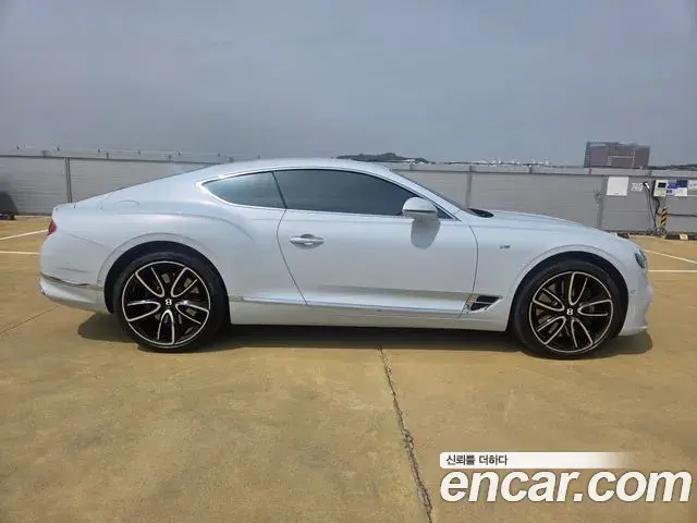 Bentley Continental GT 2022 — Şəkil 2/8