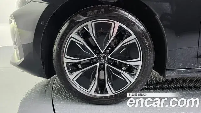 Audi A5 2025 — ფოტო 30/33