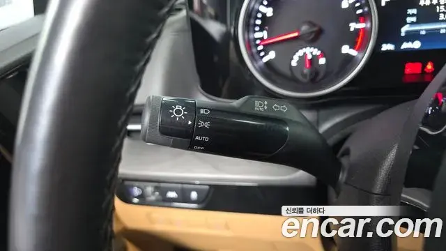 Kia Carnival 2022 — Şəkil 25/37
