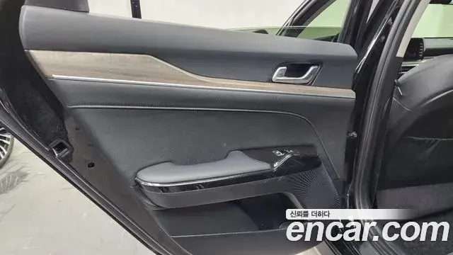 Kia K5 2020 — Photo 10/32