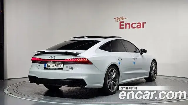Audi A7 2022 — Фото 2/20