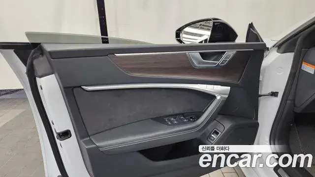 Audi A7 2022 — Photo 18/33