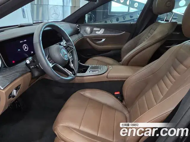 Mercedes-Benz E-Class 2022 — Фото 9/16