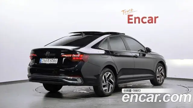 Volkswagen Jetta 2023 — Photo 1/20