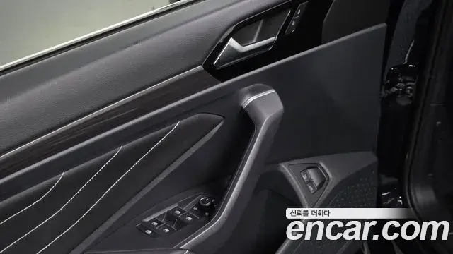 Volkswagen Jetta 2023 — Photo 16/20
