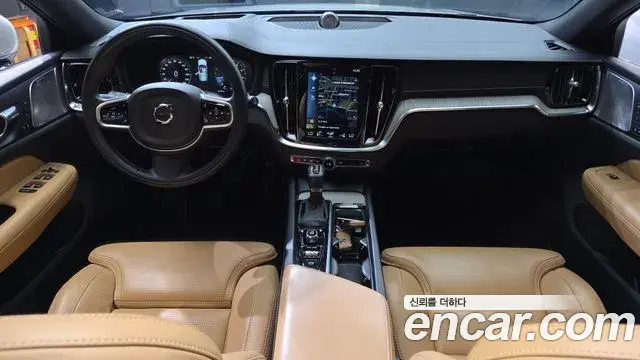 Volvo V60 Cross Country 2019 — Şəkil 1/34