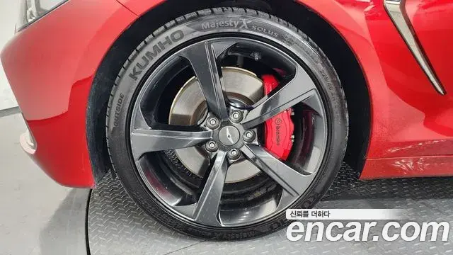 Genesis G70 2019 — Photo 25/37
