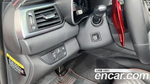 Genesis G70 2019 — Photo 28/37