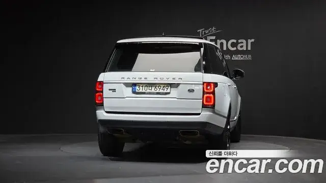 Land Rover Range Rover 2021 — Photo 18/32