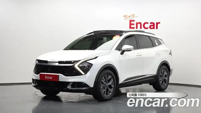 Kia Sportage 2022 — Фото 1/20