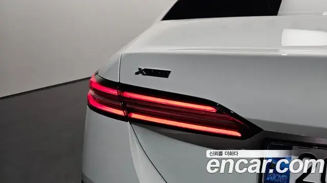 BMW 5 Series 2024 — ფოტო 6/35