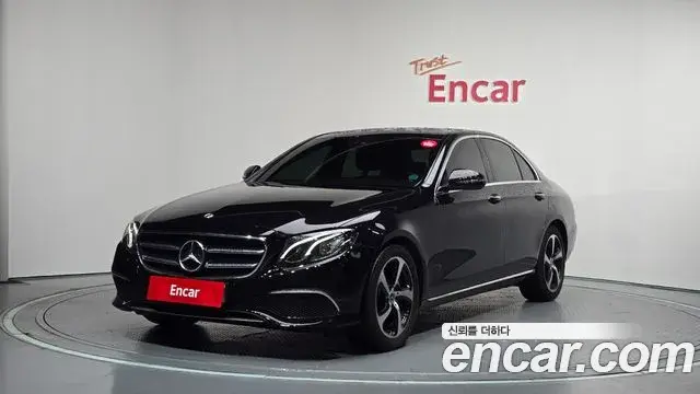 Mercedes-Benz E-Class 2019 — Фото 1/20
