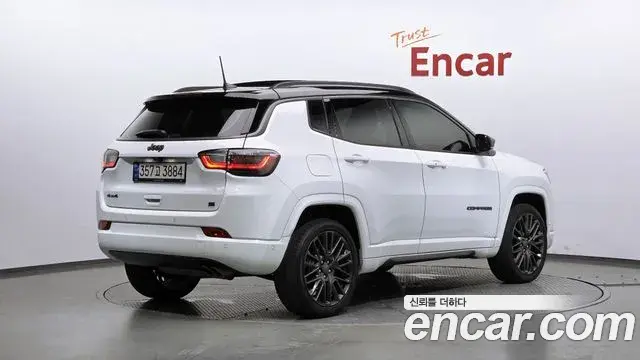 Jeep Compass 2022 — Photo 10/33