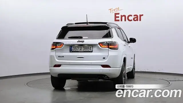 Jeep Compass 2022 — Photo 25/33