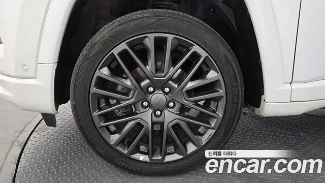 Jeep Compass 2022 — Photo 9/33