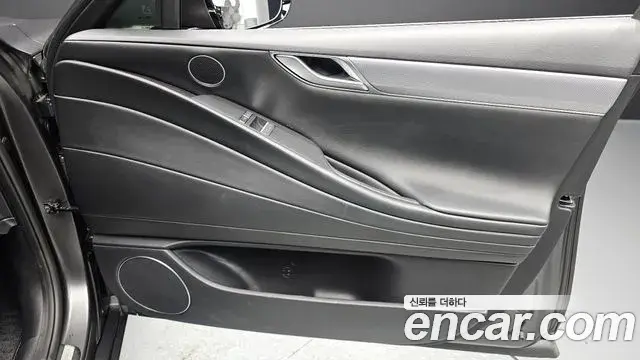 Genesis G80 2022 — Photo 20/30