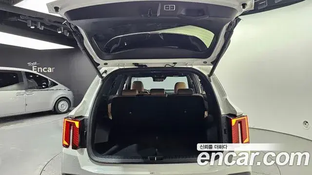 Kia Sorento 2024 — ფოტო 22/32