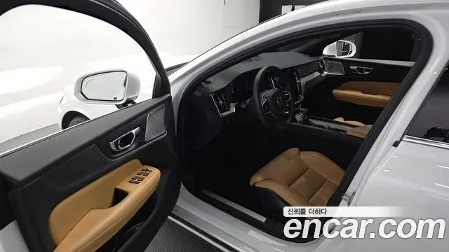 Volvo S60 2019 — Photo 19/20