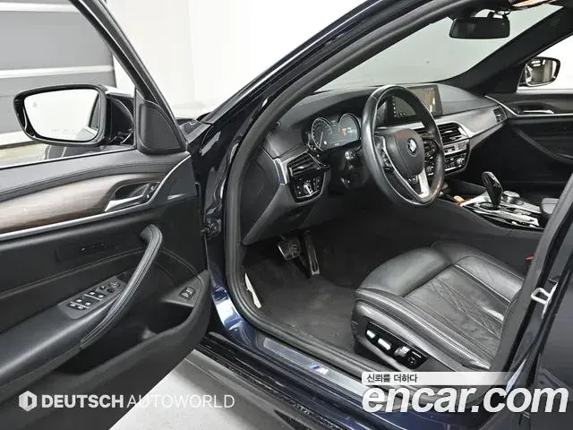 BMW 5 Series 2018 — Şəkil 16/20