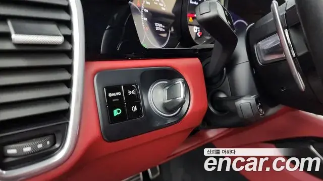 Porsche Cayenne 2020 — ფოტო 8/35
