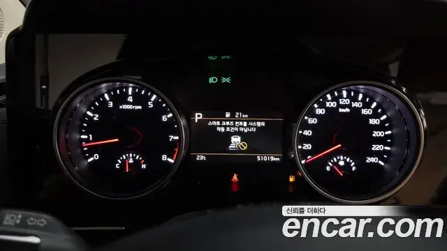 Kia Carnival 2023 — Фото 8/20