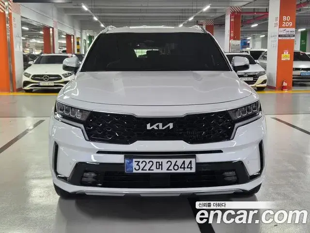 Kia Sorento 2023 — Фото 1/20